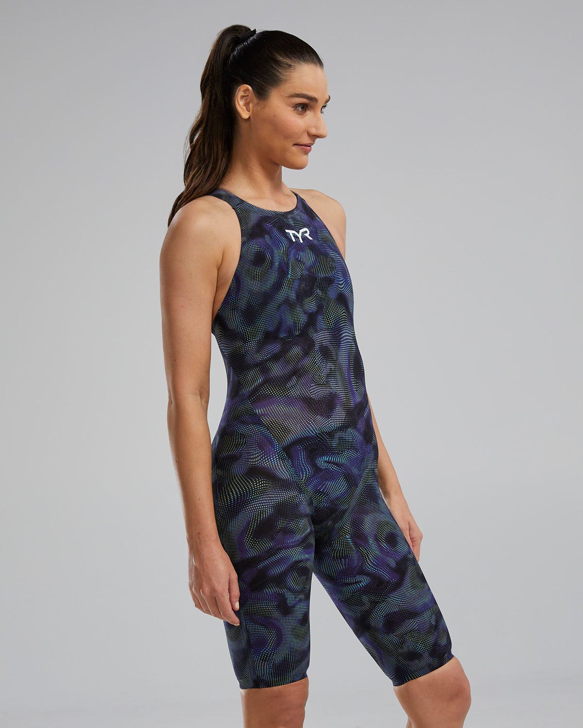 TYR Women's Avictor™ 2.0. Closed Back Swimsuit - Exolon - Image 12
